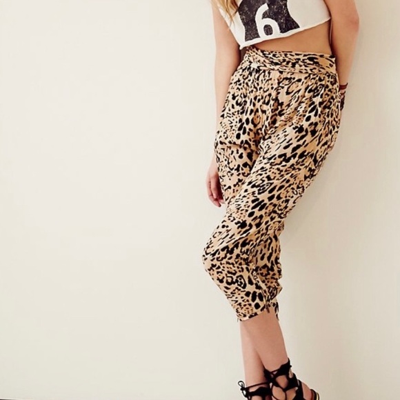 FREE PEOPLE twisted Harlem pants! Like new! - Picture 2 of 7